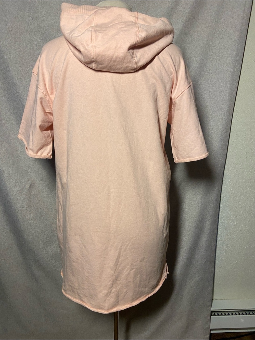 DKNY Peach Short-Sleeve Hooded Tunic with Black Logo Drawstrings. Size L/G/G - Picture 3 of 10